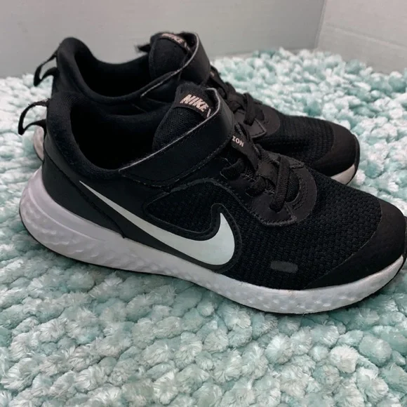 Nike Revolution Black & White Athletic Training Running Sneakers Girls Boys Run - Picture 14 of 16